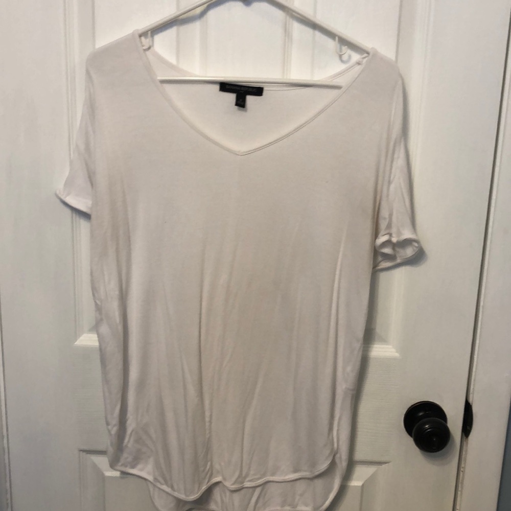 🎉FLASH SALE🎉  White tee- Banana Republic